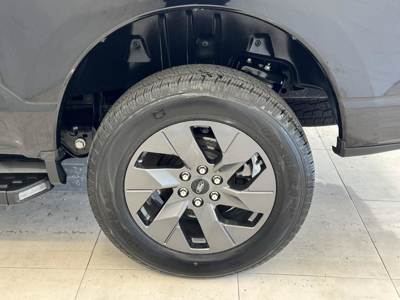 Used 2022 Ford F150 Lightning Lariat AWD/4WD image 34