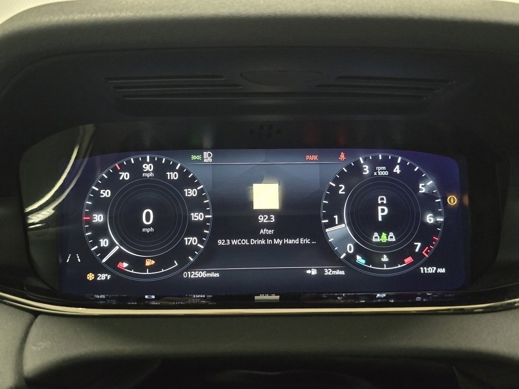 Used 2022 Land Rover Range Rover Evoque R-Dynamic SE image 26