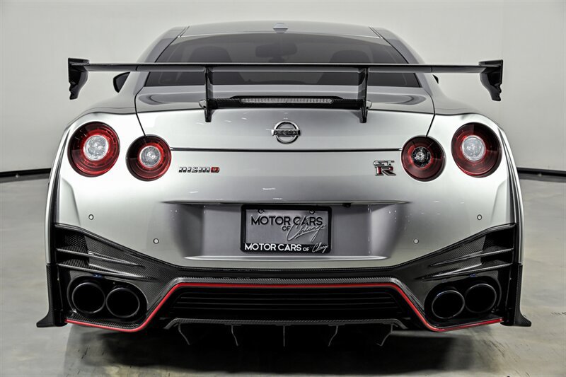 Used 2017 Nissan GT-R NISMO AWD/4WD image 21
