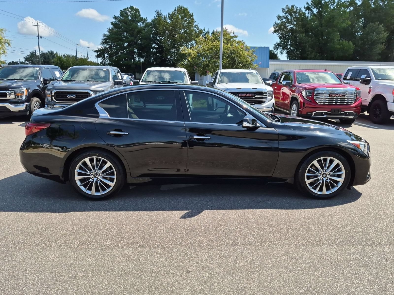Used 2023 INFINITI Q50 Luxe w/ Cargo Package RWD image 2