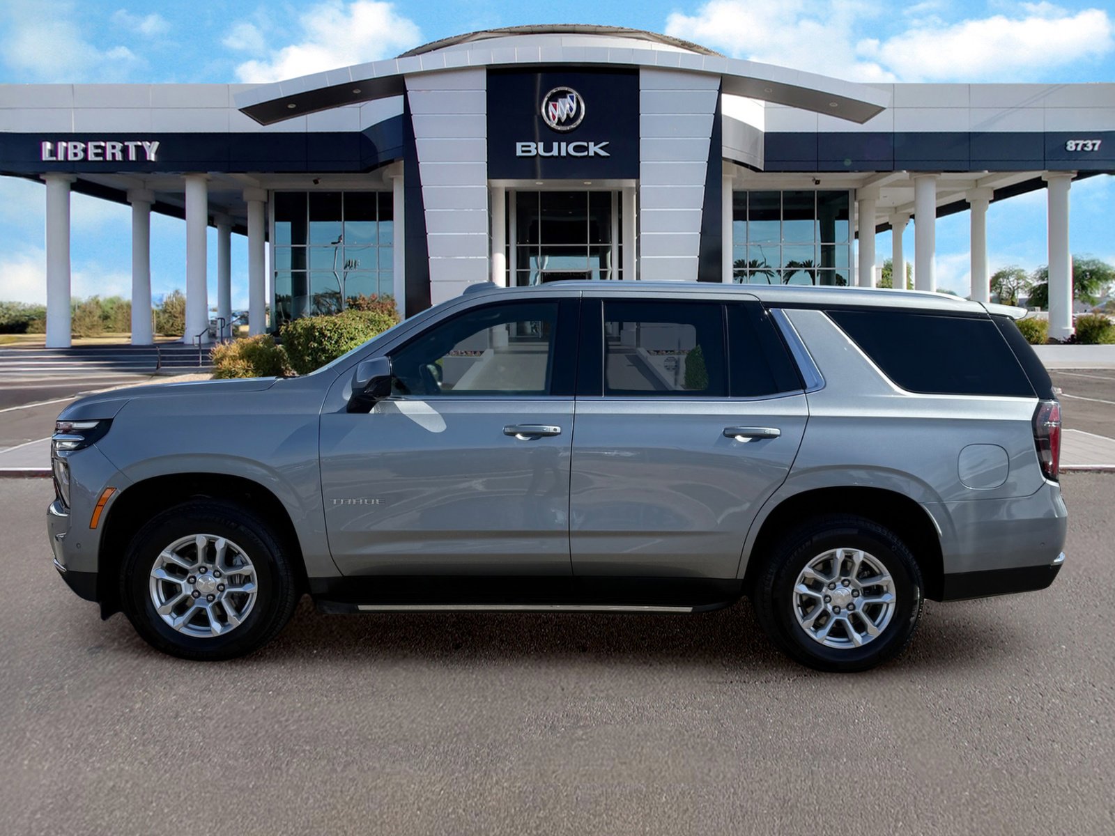 Used 2025 Chevrolet Tahoe LT AWD/4WD image 8