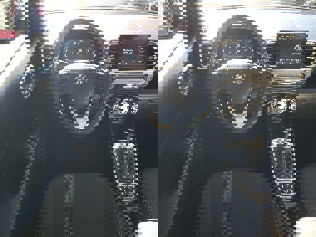 Used 2024 Hyundai Venue SEL image 14