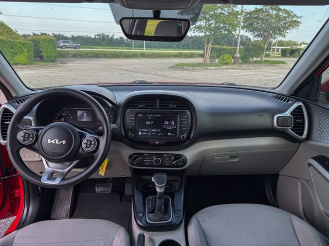 Used 2022 Kia Soul LX FWD image 18