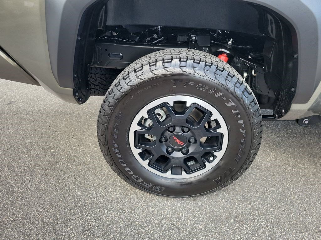 Certified 2026 Toyota Tacoma TRD Off-Road AWD/4WD image 31