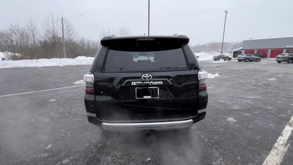 Certified 2023 Toyota 4Runner TRD Off-Road Premium image 5