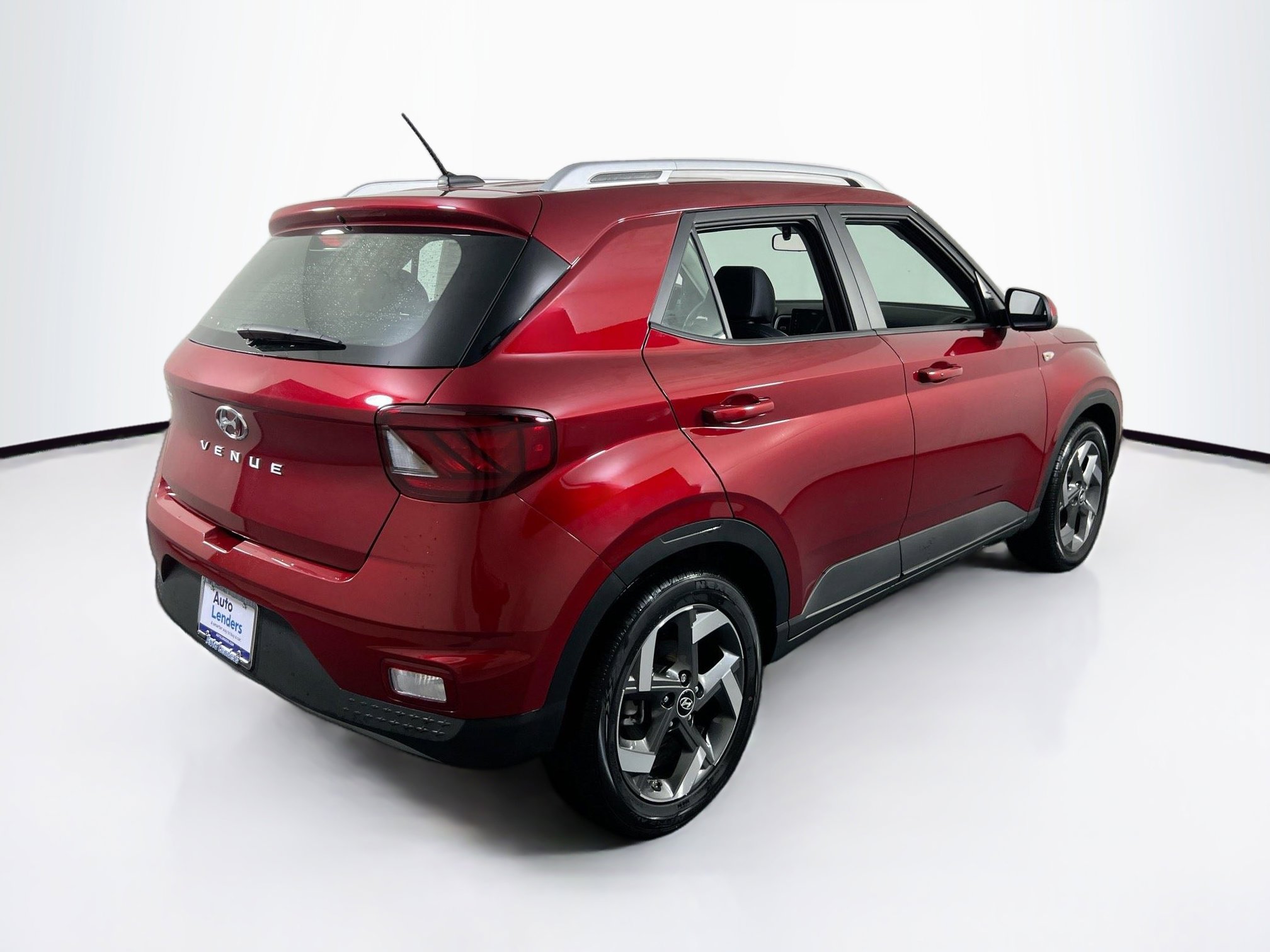 Used 2024 Hyundai Venue Limited image 5