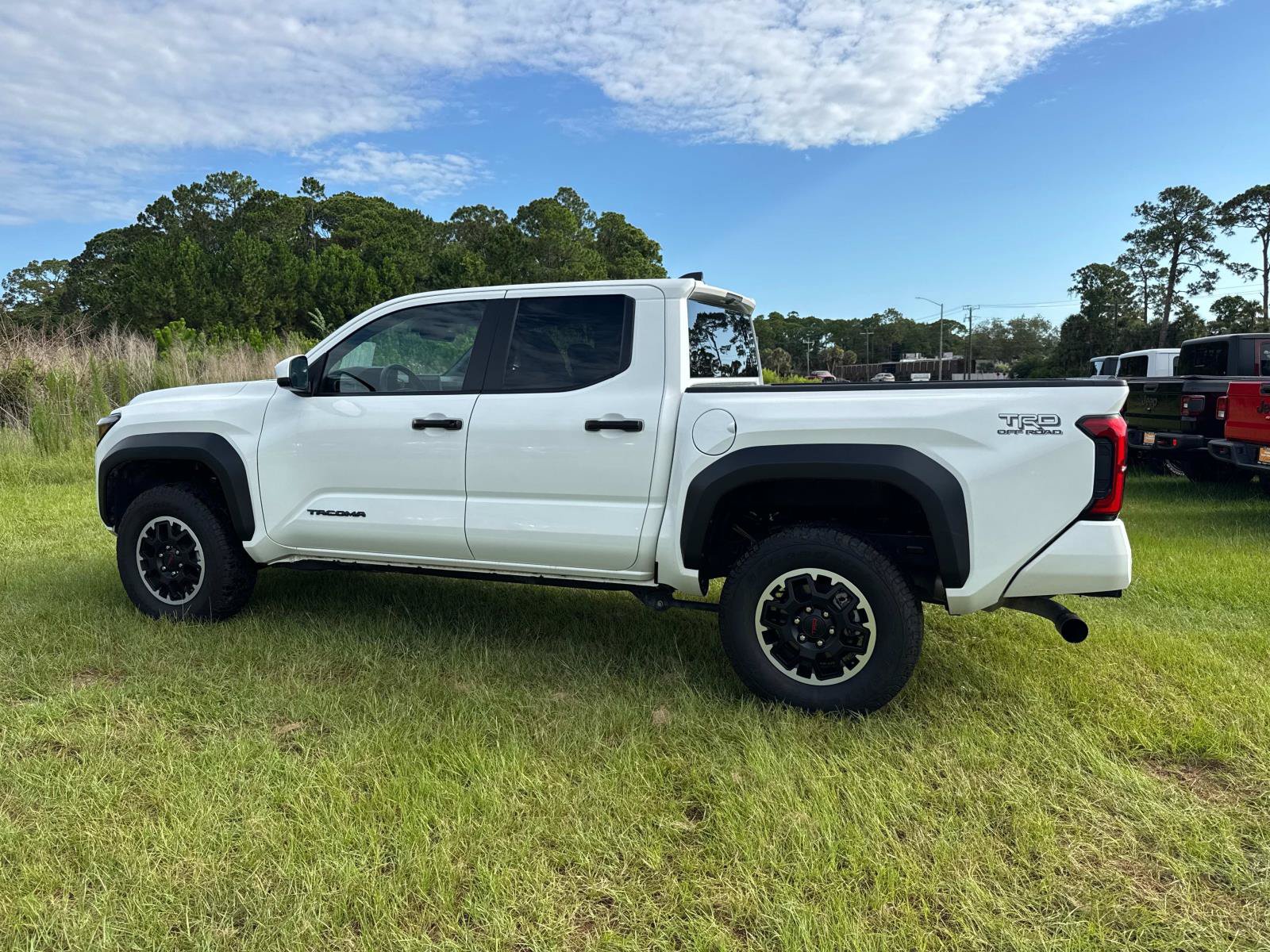 Used 2025 Toyota Tacoma TRD Off-Road AWD/4WD image 5