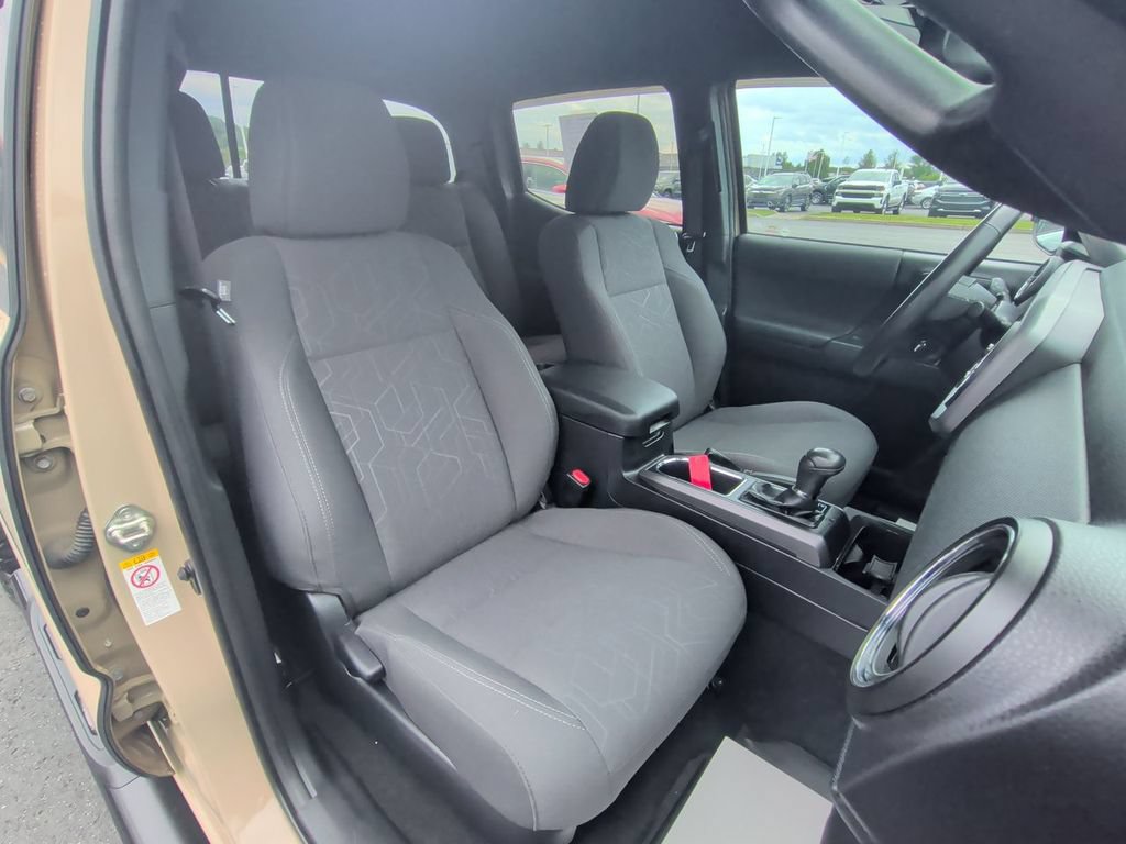 Used 2019 Toyota Tacoma TRD Off-Road AWD/4WD image 25