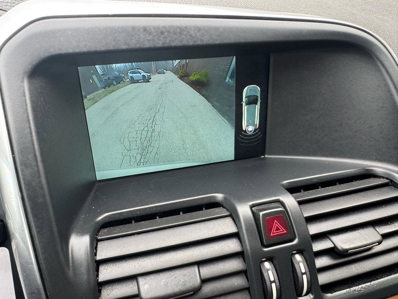 Used 2017 Volvo XC60 T5 Inscription image 16