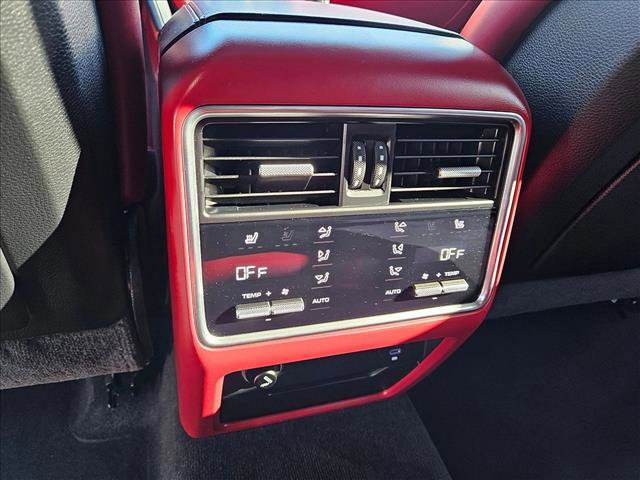 Used 2023 Porsche Cayenne S image 18