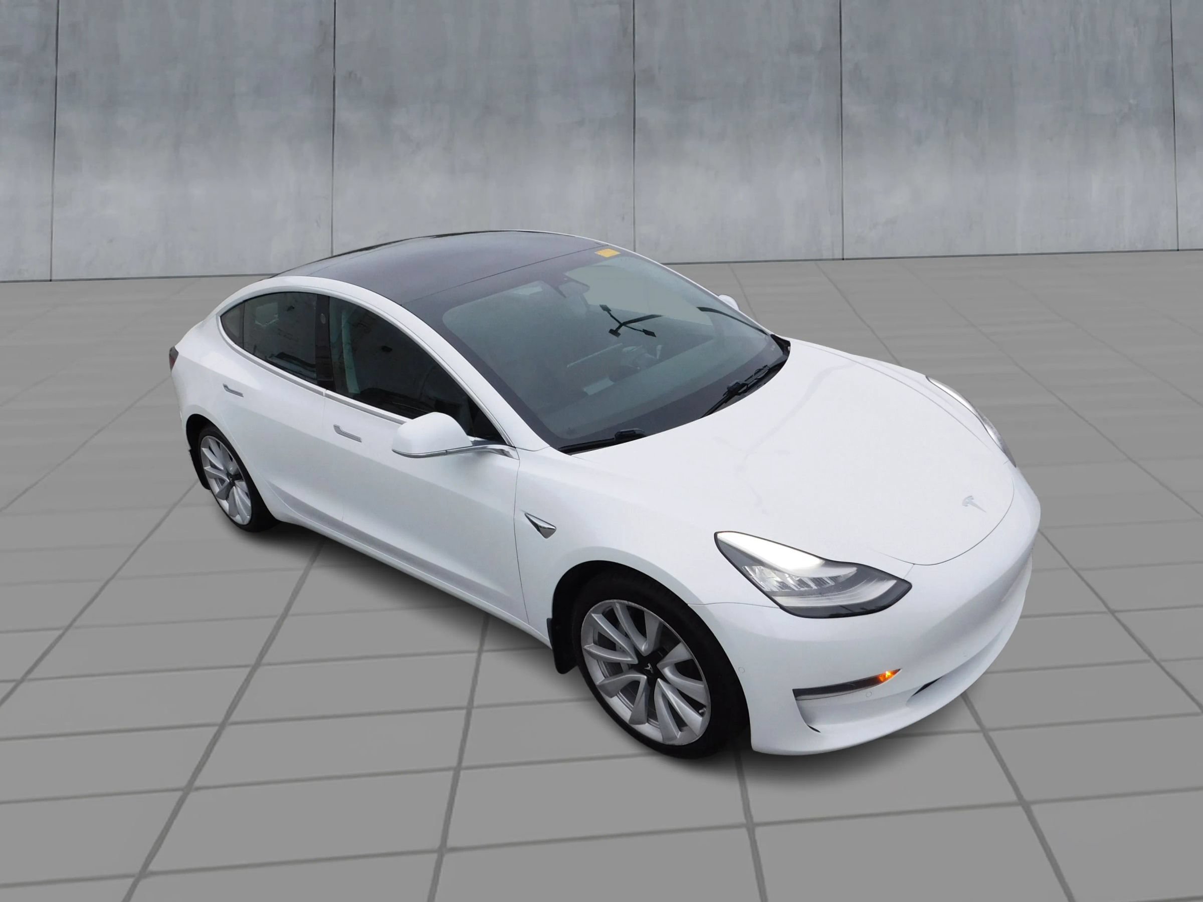 Used 2019 Tesla Model 3 Standard Range Plus RWD image 2