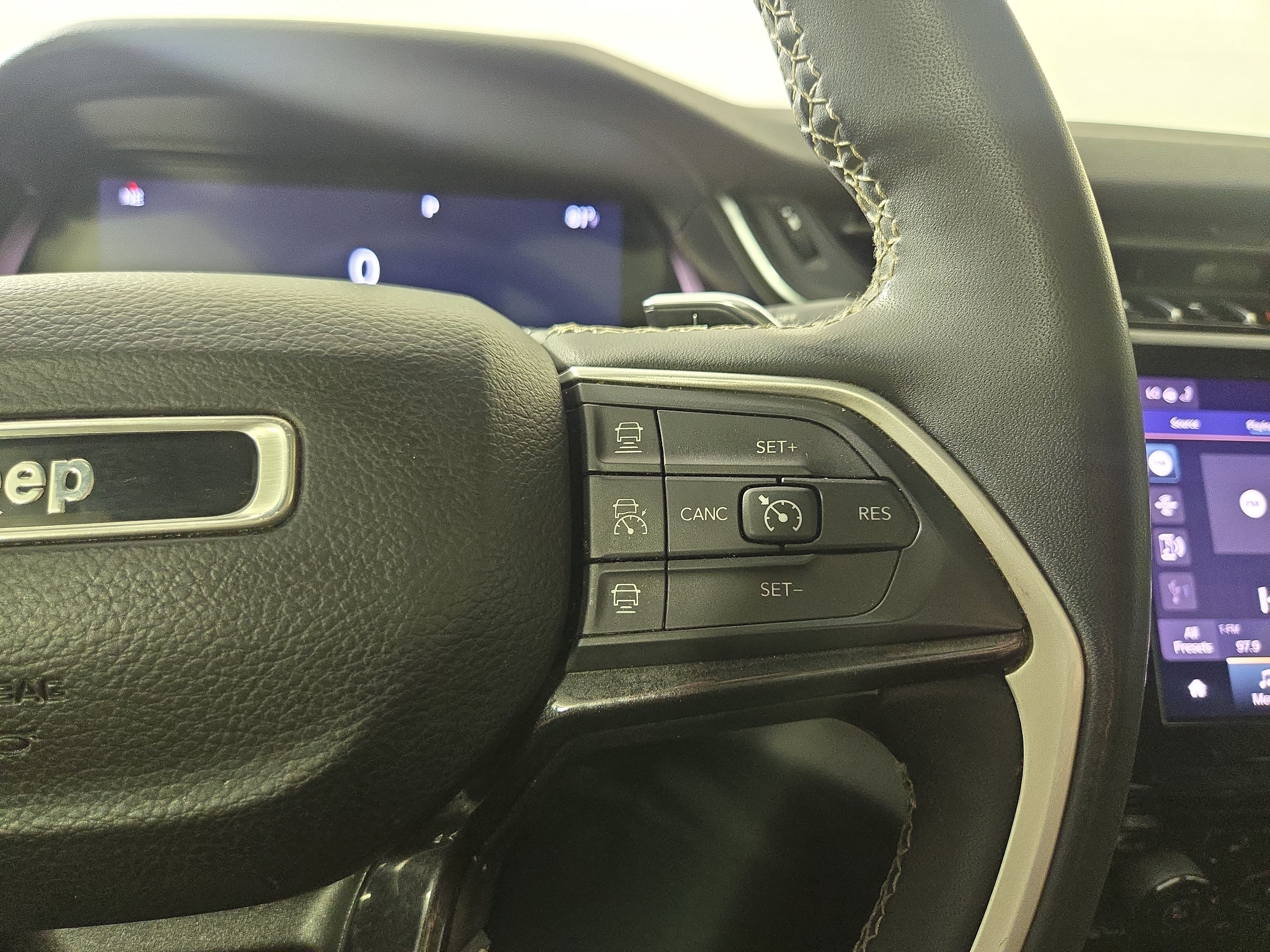 Certified 2023 Jeep Grand Cherokee L Laredo AWD/4WD image 18