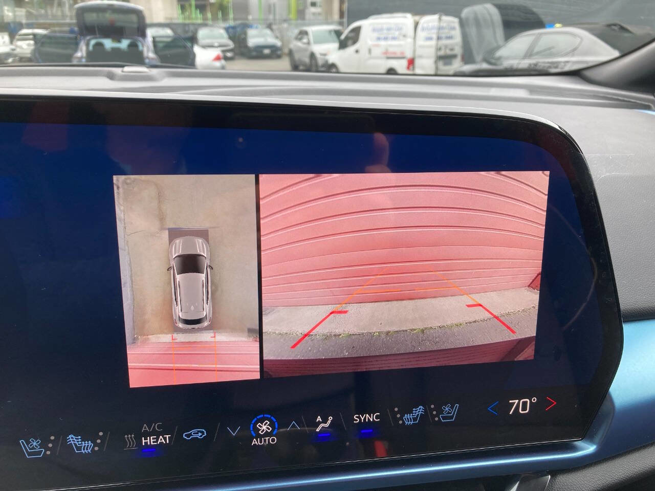 Used 2025 Chevrolet Equinox EV LT w/ Convenience Package II FWD image 15