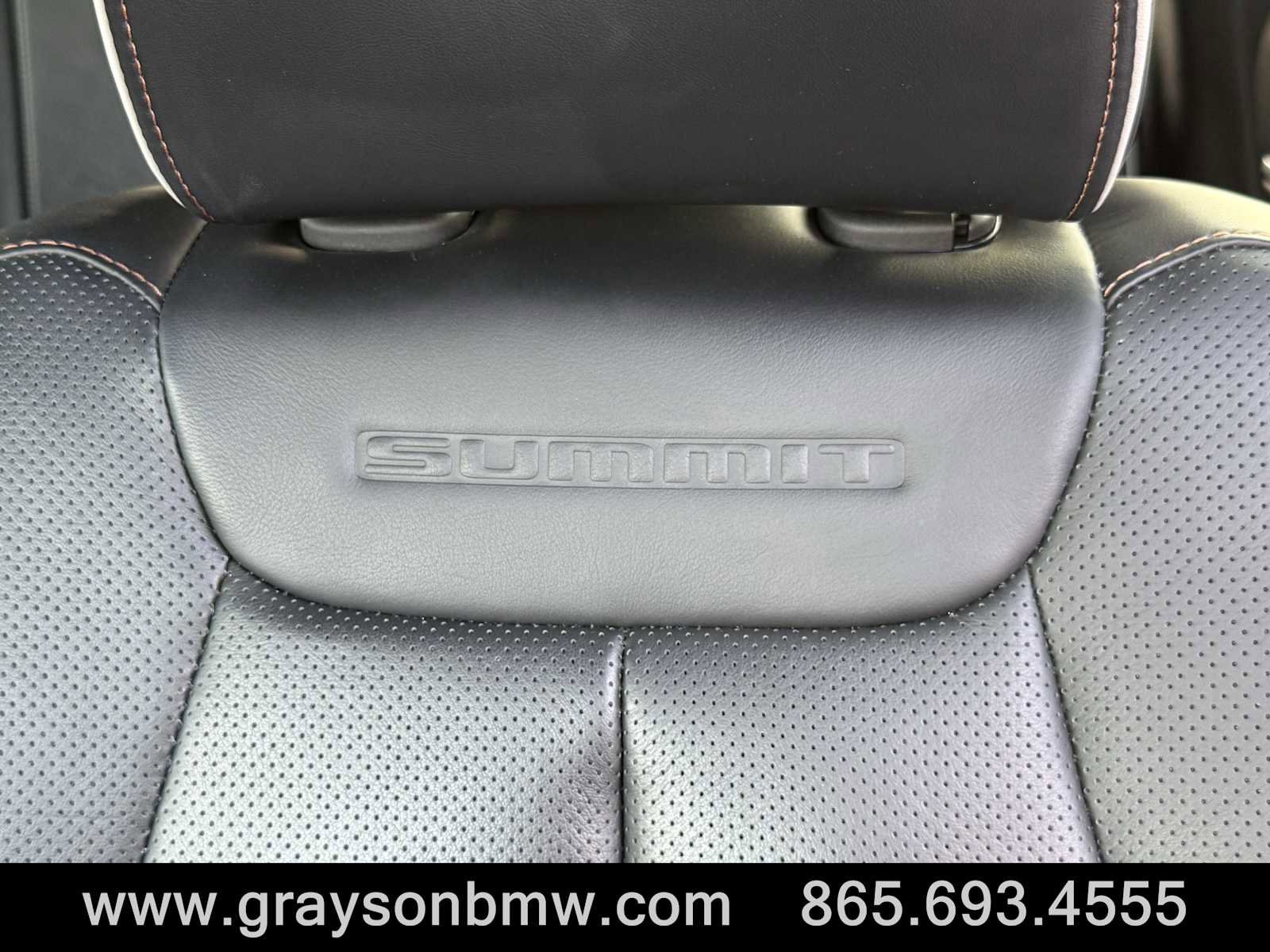 Used 2022 Jeep Grand Cherokee Summit w/ Luxury Tech Group V image 13