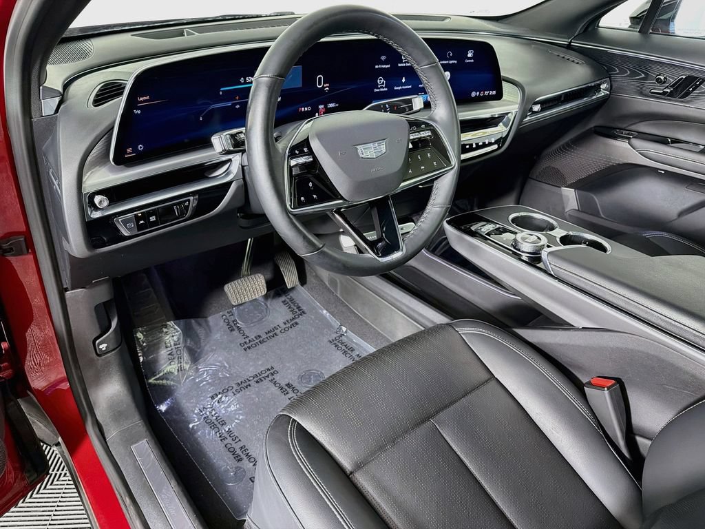 Used 2024 Cadillac Lyriq Luxury AWD/4WD image 9