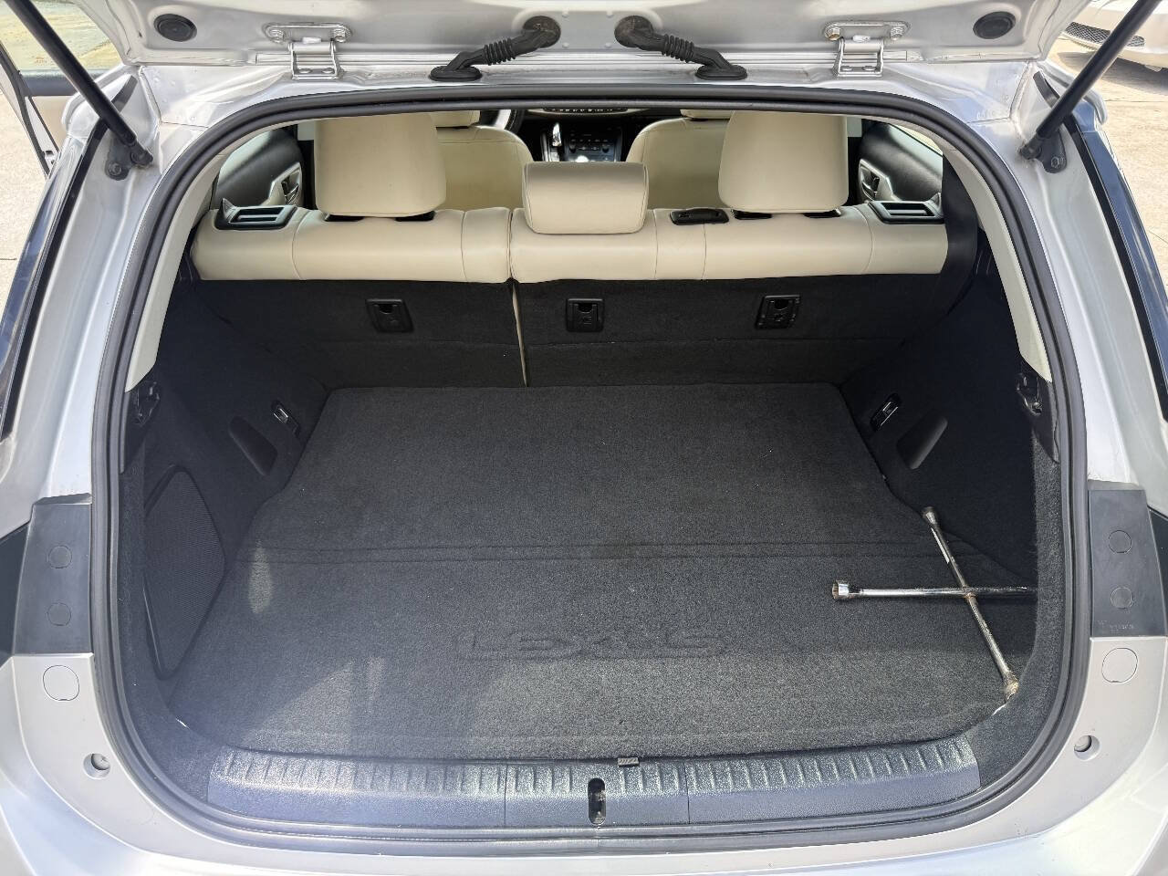 Used 2011 Lexus CT 200h Premium w/ Premium Audio Pkg FWD image 24