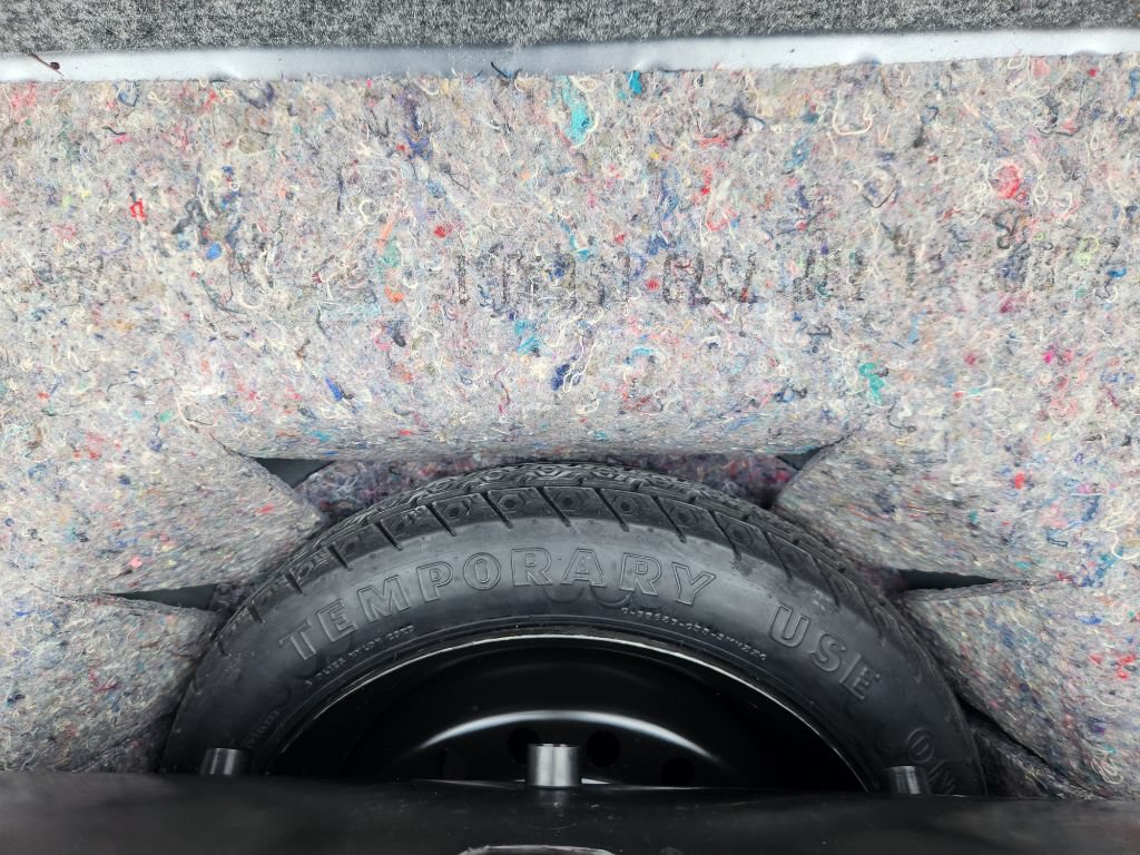 Used 1990 Cadillac Fleetwood Sedan FWD image 36