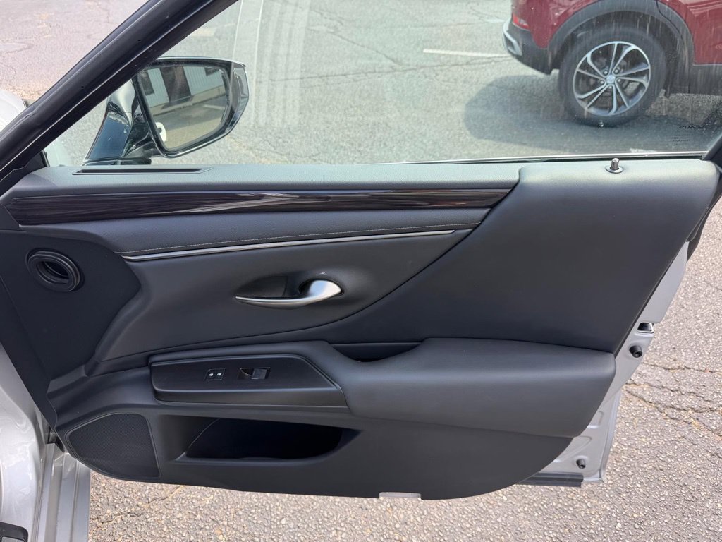 Used 2019 Lexus ES 350 w/ Premium Package FWD image 30