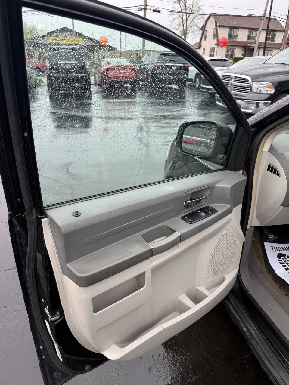 Used 2008 Chrysler Town & Country LX FWD image 15