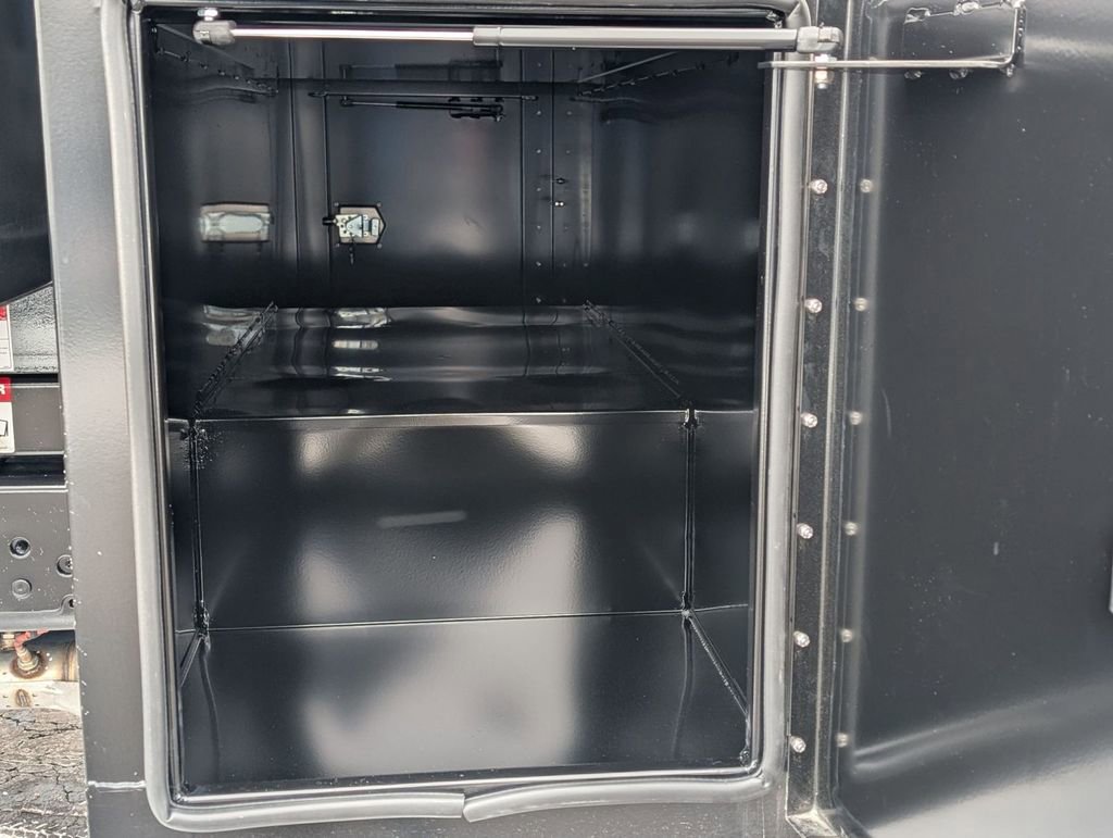 New 2025 Ford F550 4x4 Regular Cab Super Duty image 10