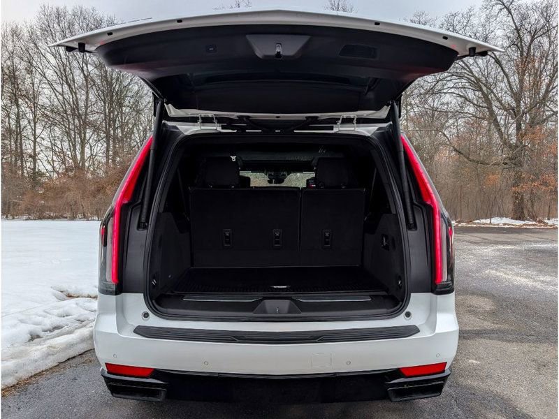 Used 2022 Cadillac Escalade ESV Sport Platinum w/ LPO, ONYX Package image 7