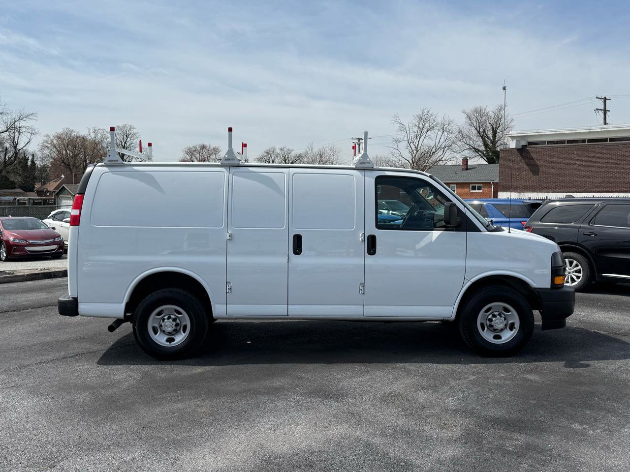 Used 2021 Chevrolet Express 2500 w/ Driver Convenience Package image 18