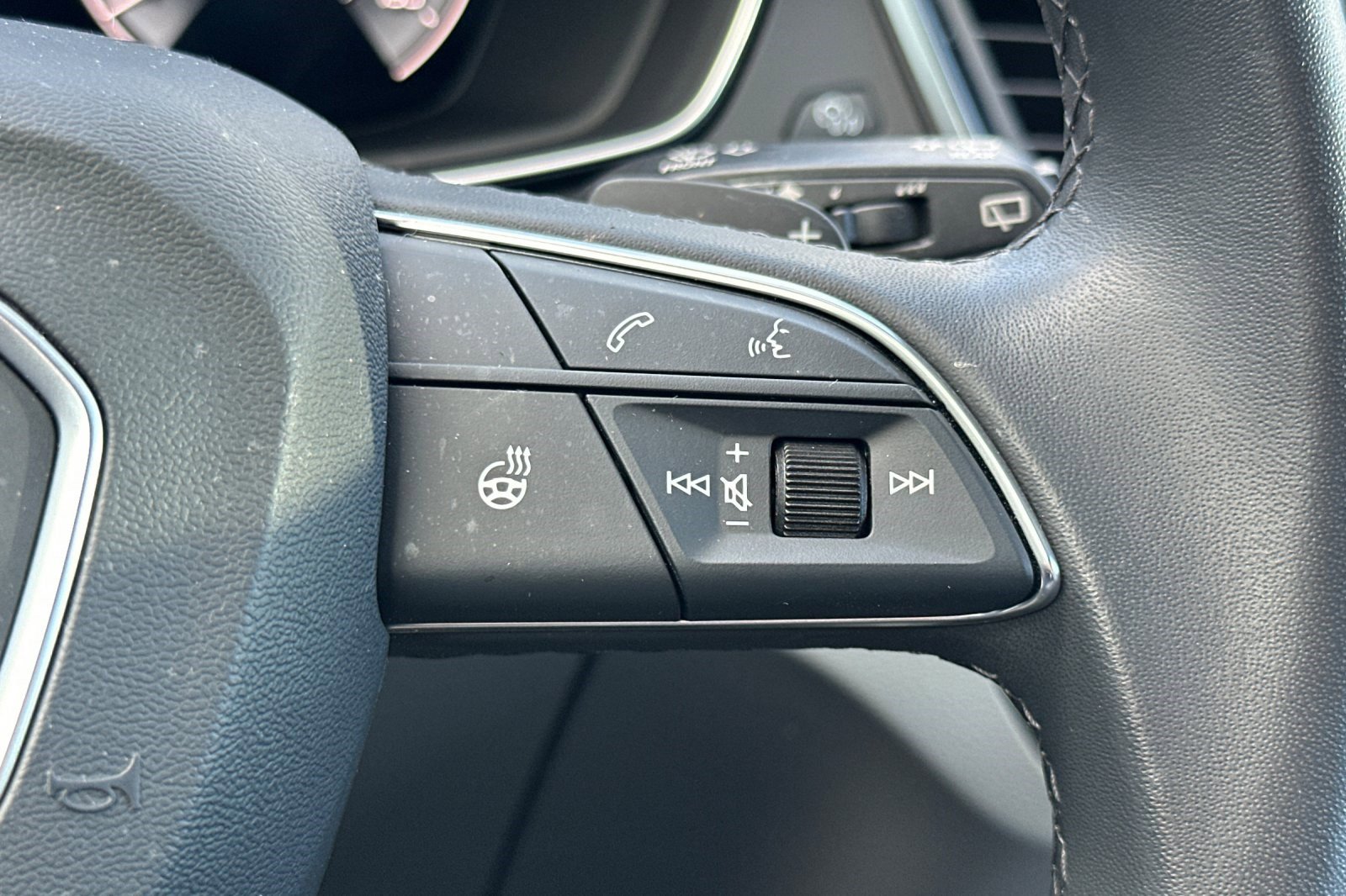 Used 2022 Audi Q5 e Prestige w/ Prestige Package image 31