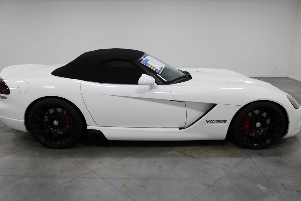 Used 2004 Dodge Viper SRT-10 RWD image 11