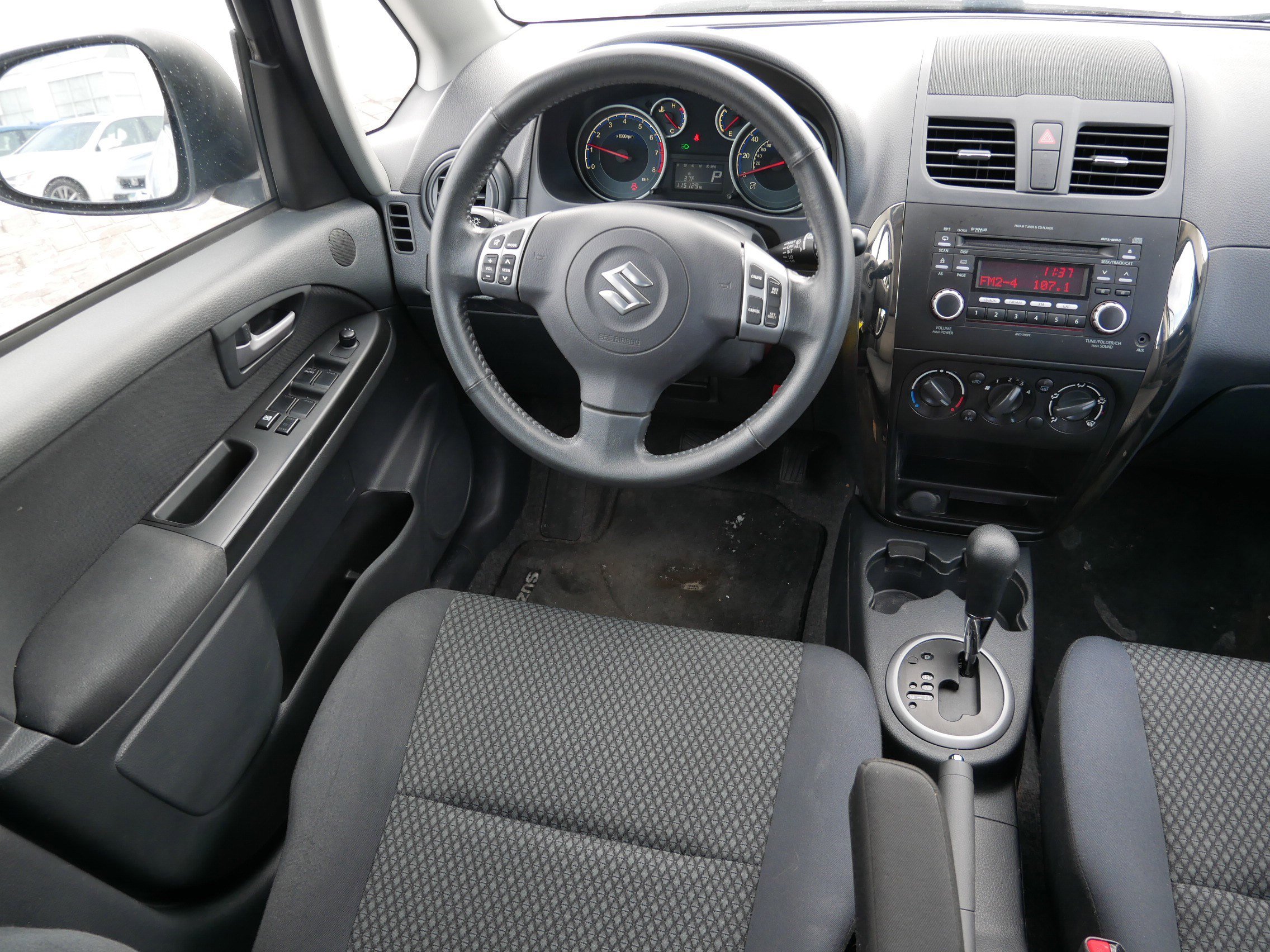 Used 2013 Suzuki SX4 Premium image 9