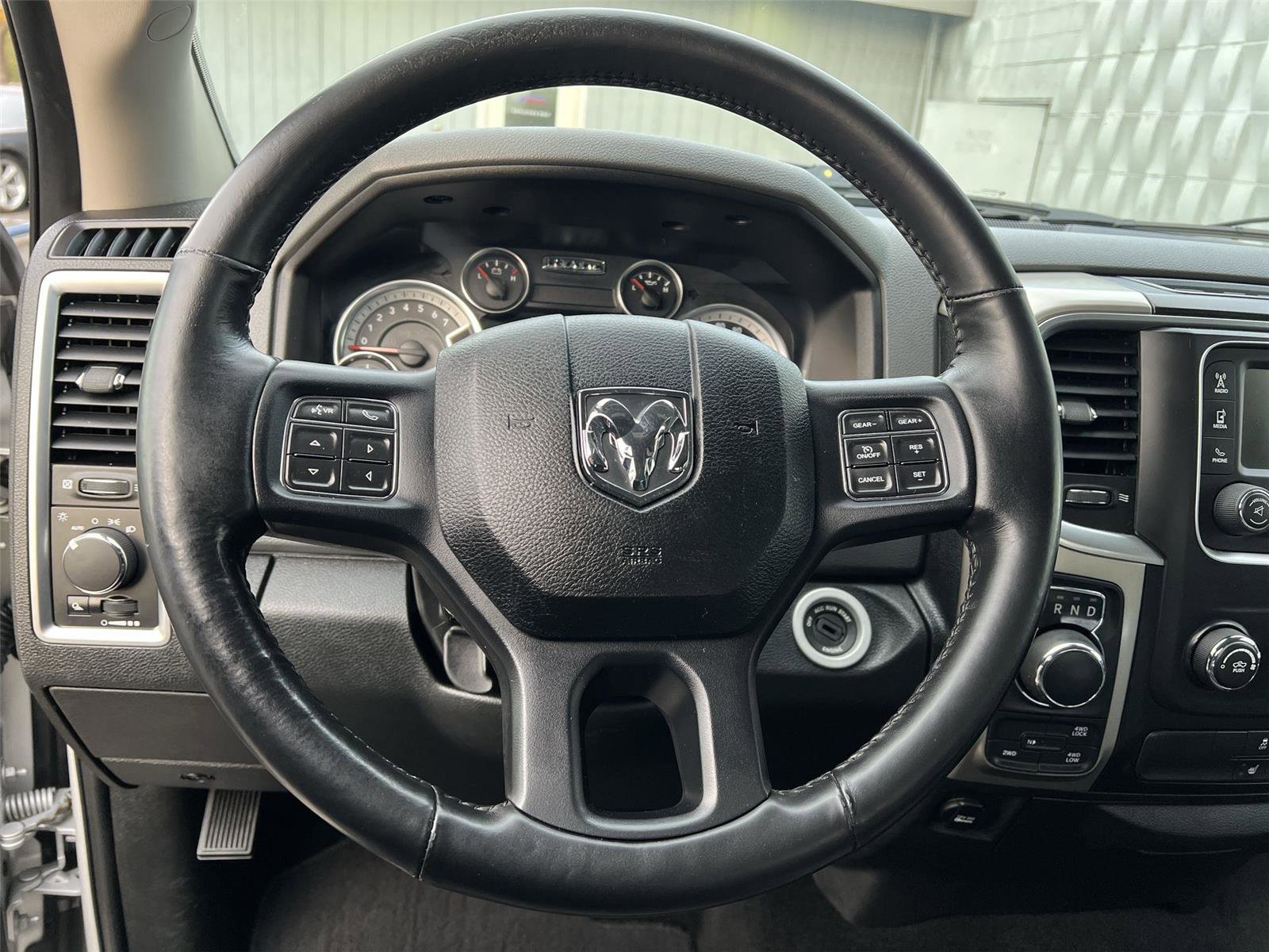 Used 2017 RAM 1500 Classic SLT w/ Luxury Group image 13