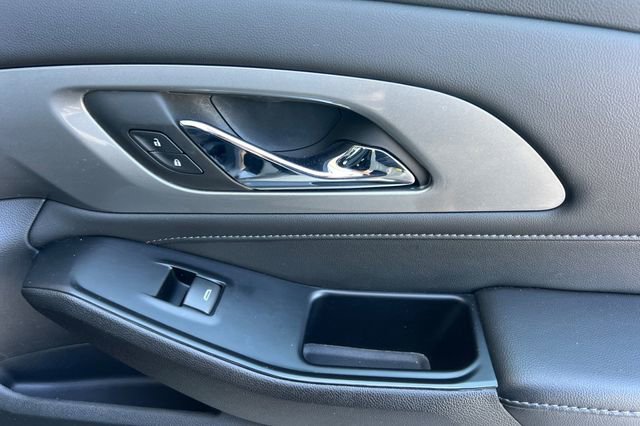 Used 2023 Chevrolet Traverse LT image 22