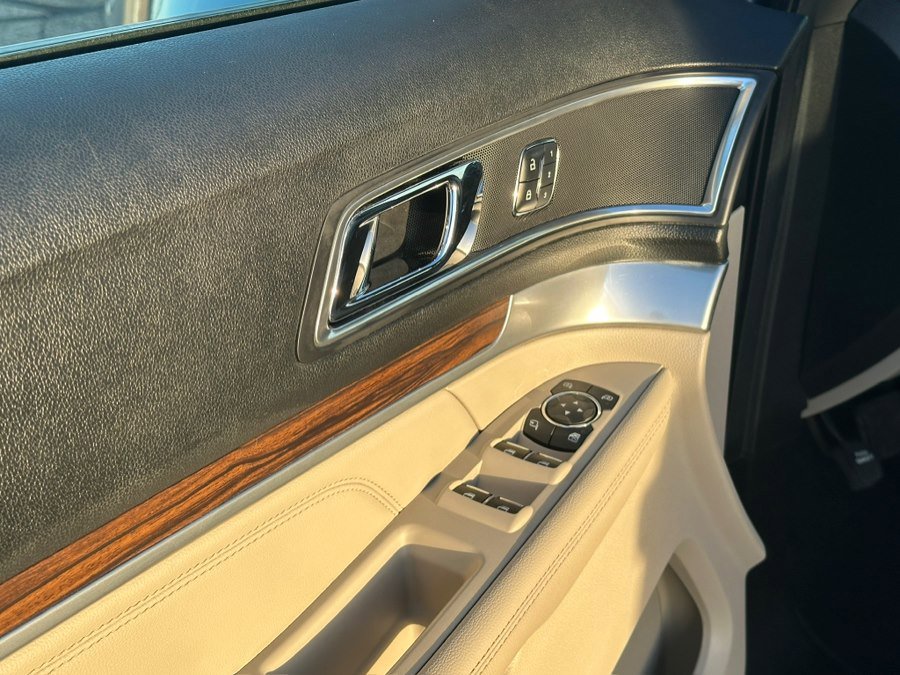 Used 2018 Ford Explorer Limited image 23