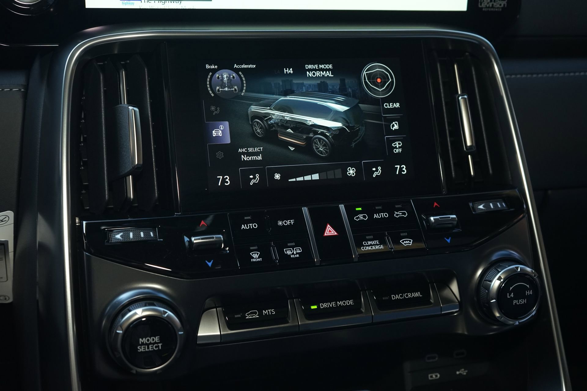 Used 2025 Lexus LX 700h F Sport image 17