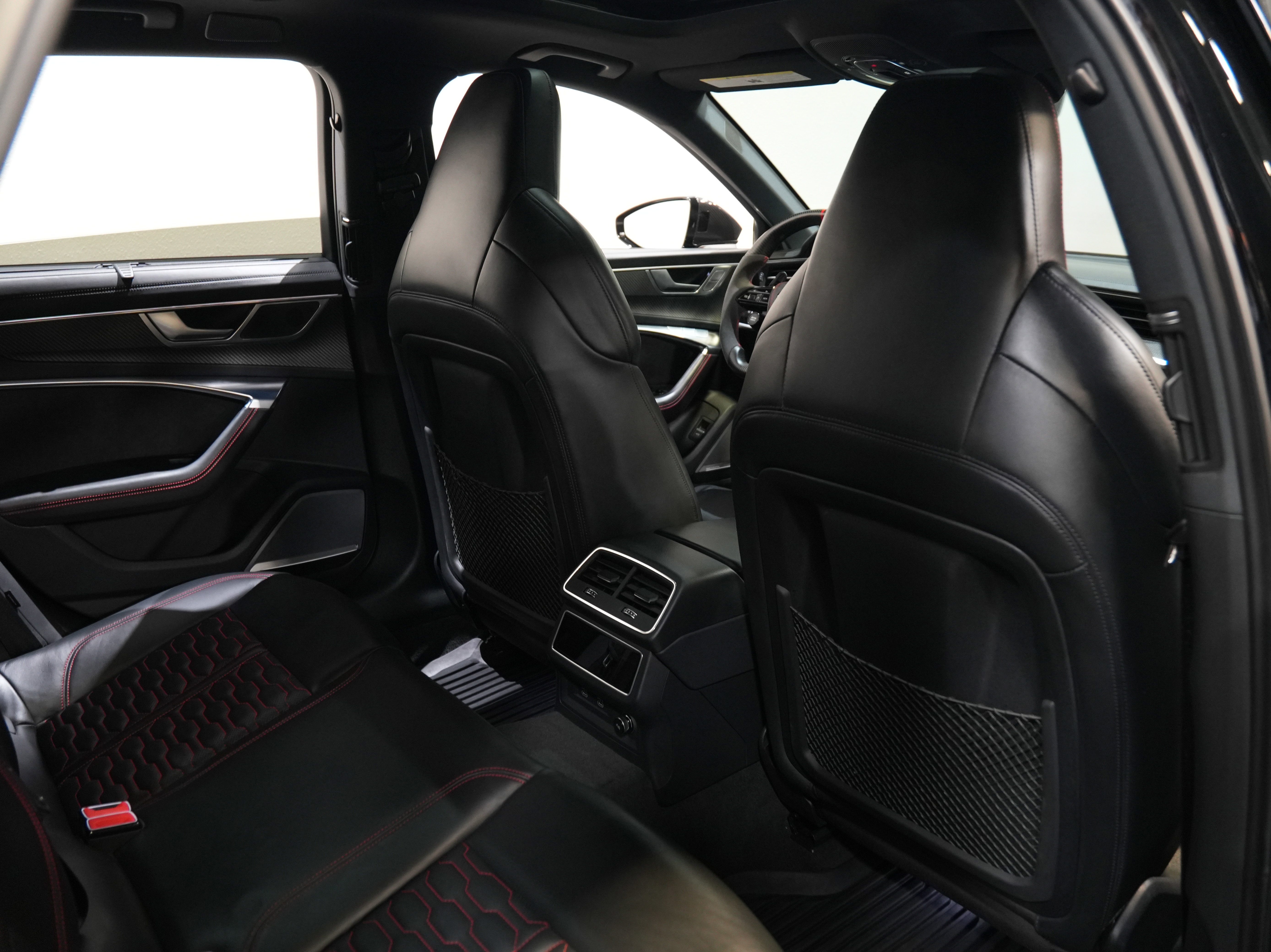 Used 2021 Audi RS 6 w/ Carbon Optic Package image 39