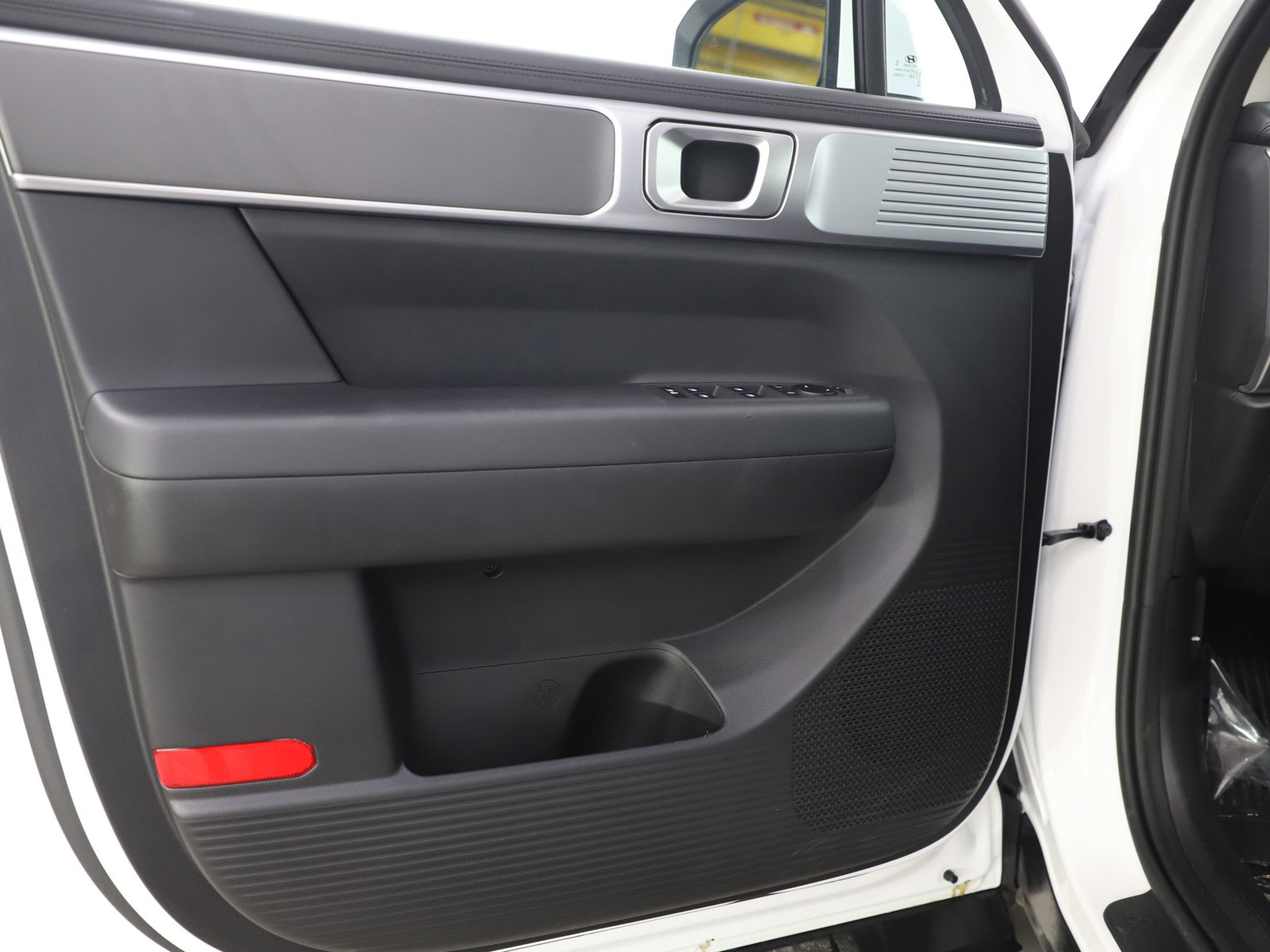 Used 2025 Hyundai Santa Fe SE image 20