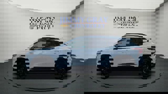 New 2026 Chevrolet Trax LT w/ Driver Confidence Package image 2