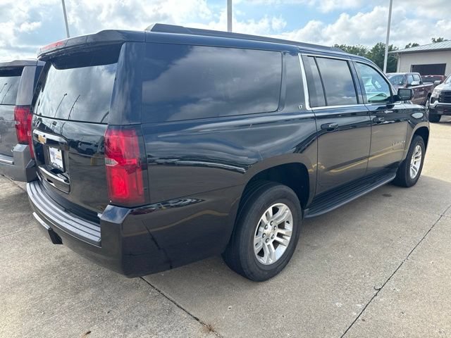Used 2016 Chevrolet Suburban LT w/ Luxury Package AWD/4WD image 4
