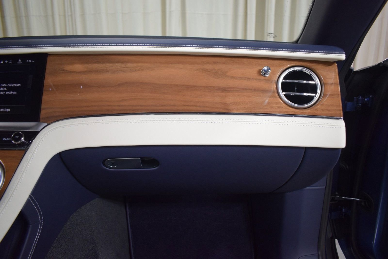 New 2026 Bentley Continental GTC AWD/4WD image 24