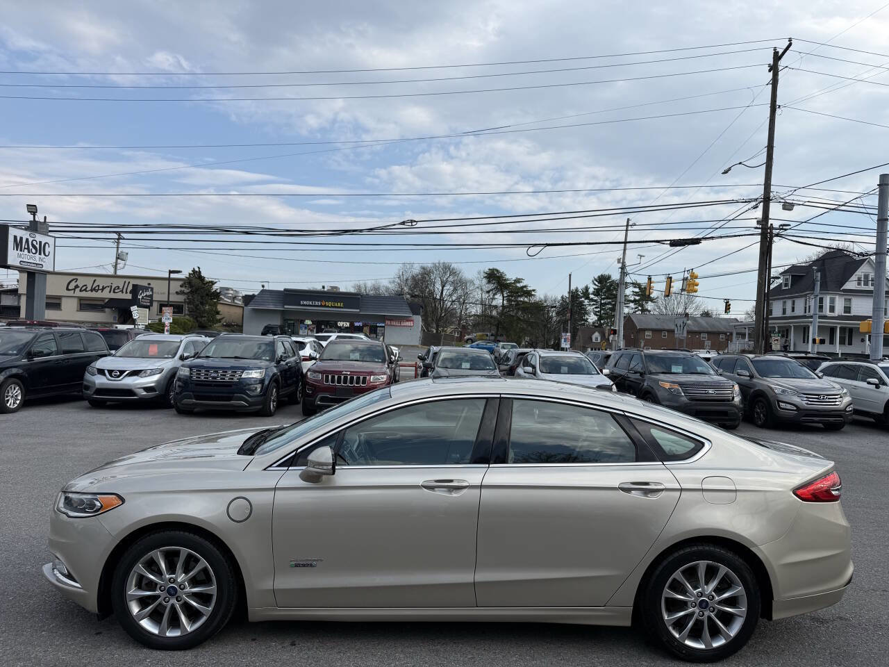 Used 2017 Ford Fusion Energi SE image 5