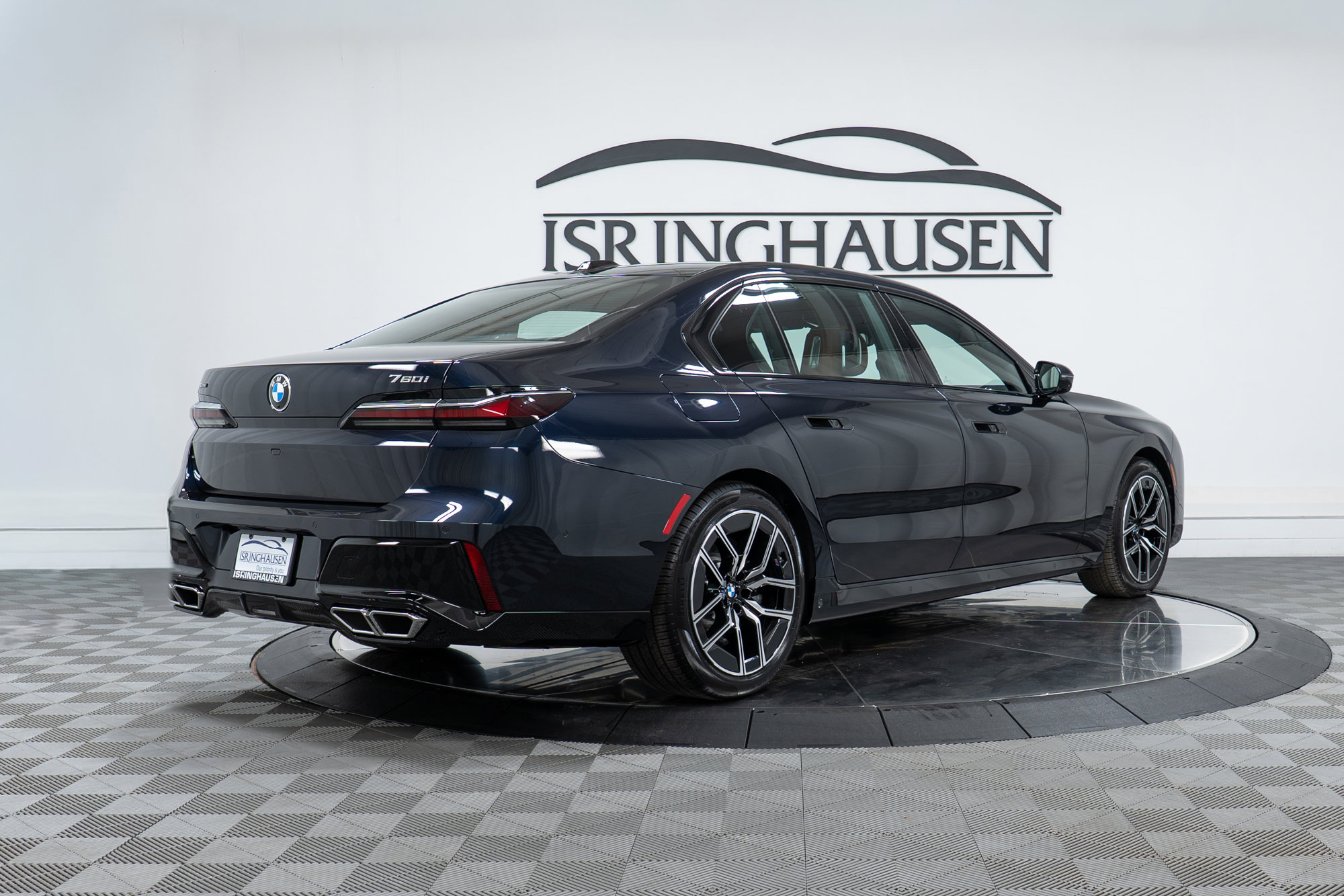 Used 2025 BMW 760i xDrive w/ Executive Package image 5