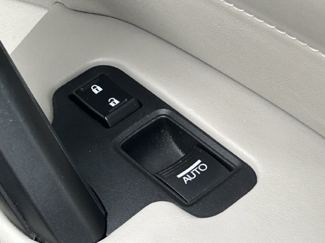 Used 2012 Acura TL w/ Technology Package FWD image 33