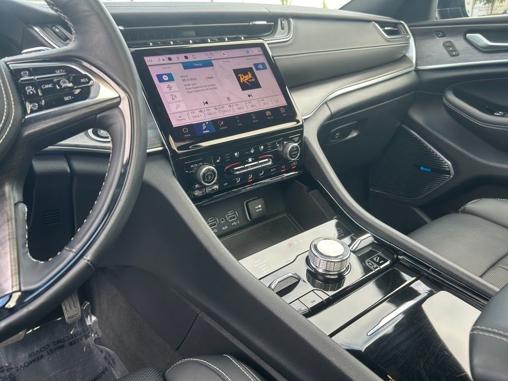 Used 2022 Jeep Grand Cherokee Overland w/ Adv Protech Group III image 20