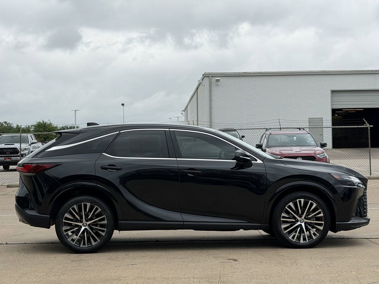 Used 2024 Lexus RX 350 Premium Plus w/ Convenience Package FWD image 3