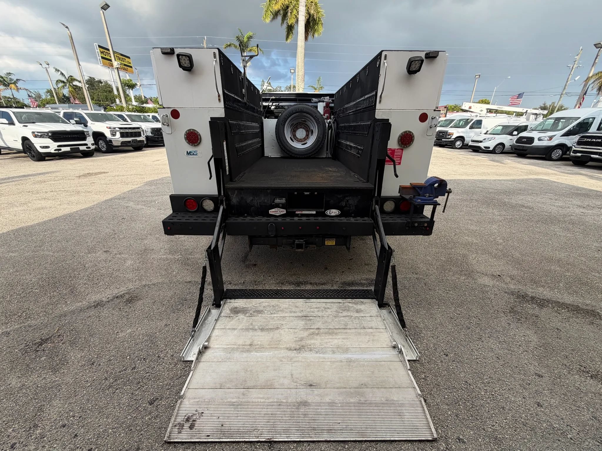 Used 2019 Ford F450 XL w/ Power Equipment Group AWD/4WD image 7