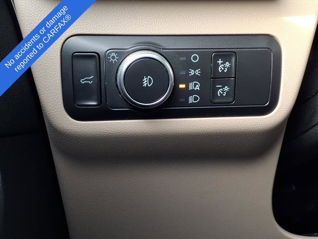 Used 2020 Ford Escape Titanium image 32