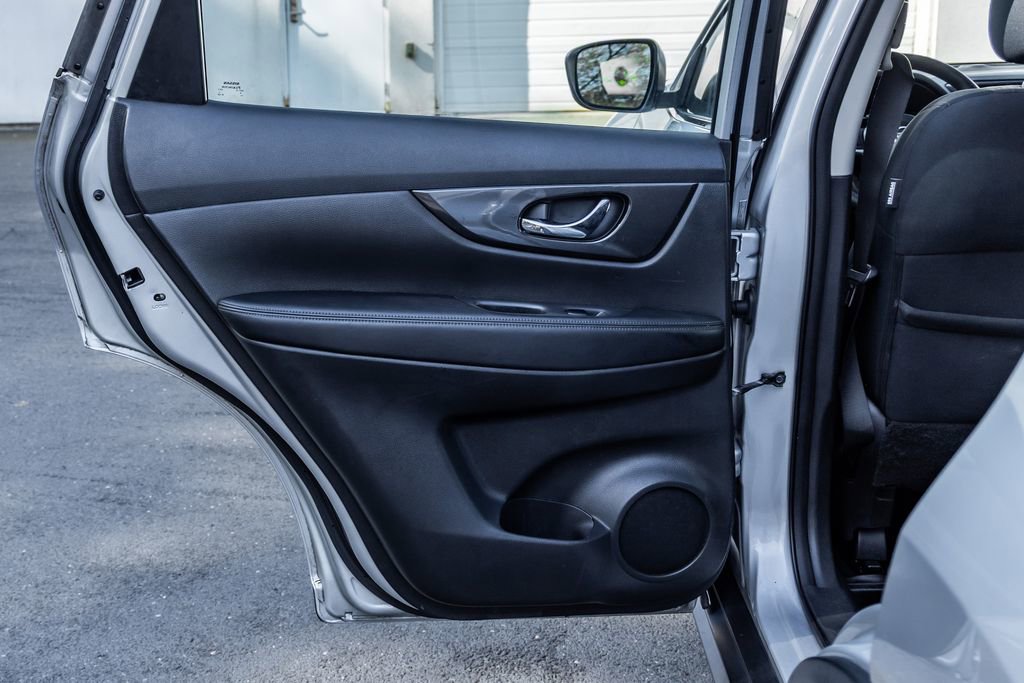 Used 2017 Nissan Rogue S AWD/4WD image 20