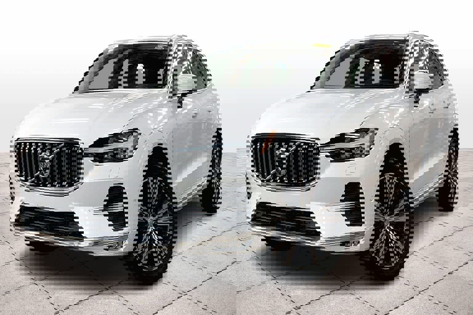 Used 2022 Volvo XC60 B5 Inscription w/ Advanced Package