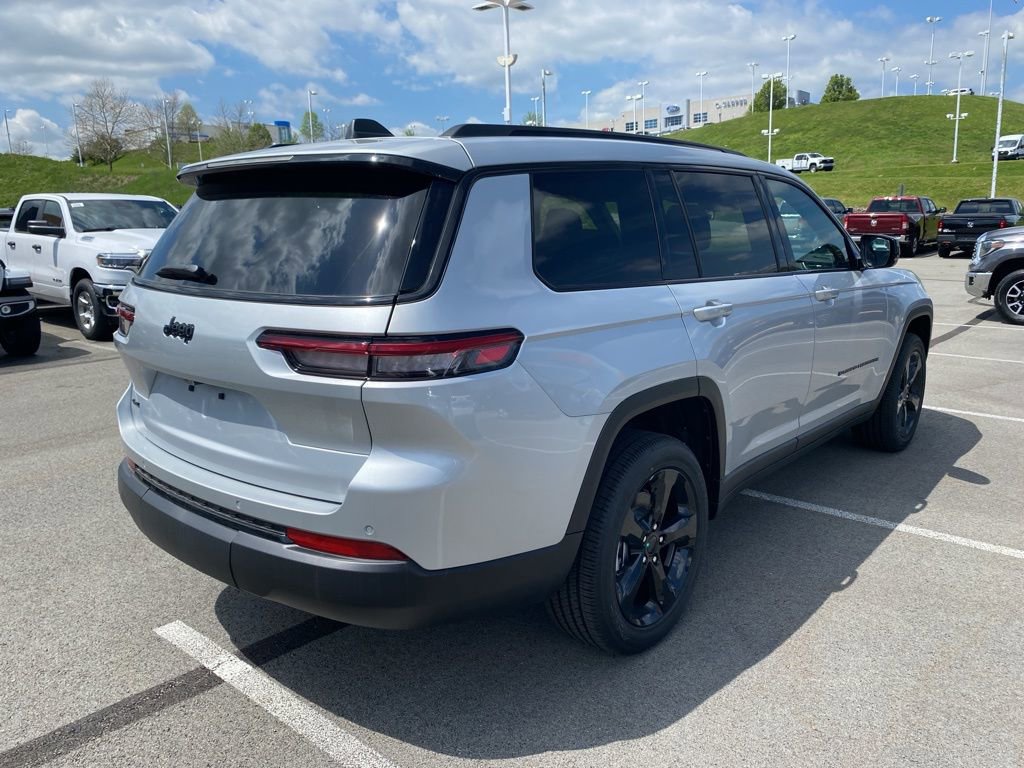 New 2025 Jeep Grand Cherokee L Altitude AWD/4WD image 3