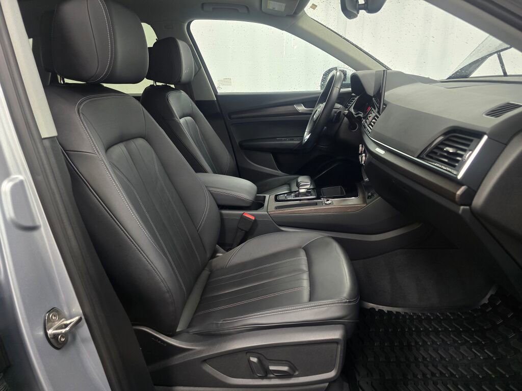 Used 2023 Audi Q5 2.0T Premium w/ Convenience Package image 28