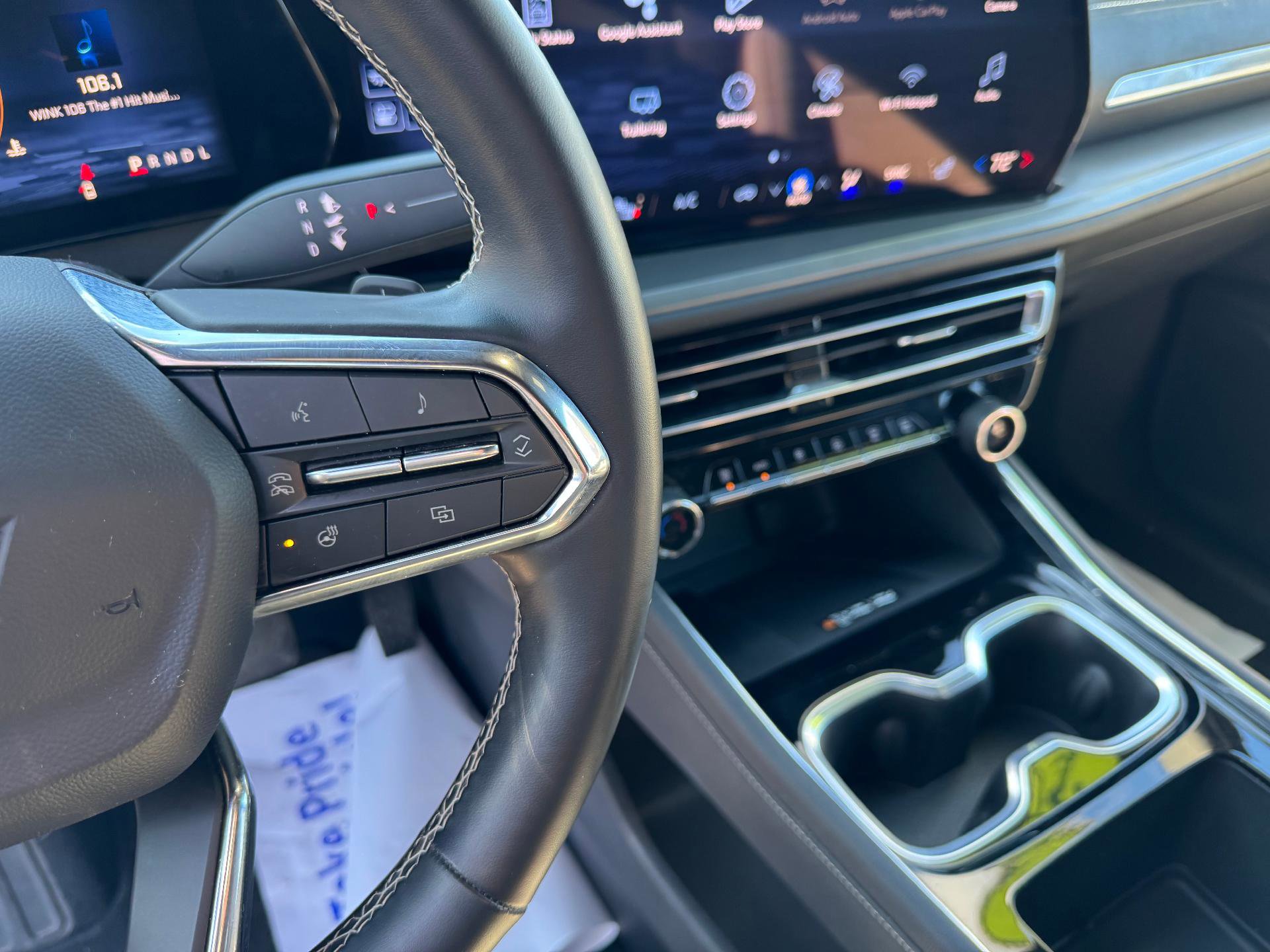 Used 2025 Chevrolet Traverse LT image 24